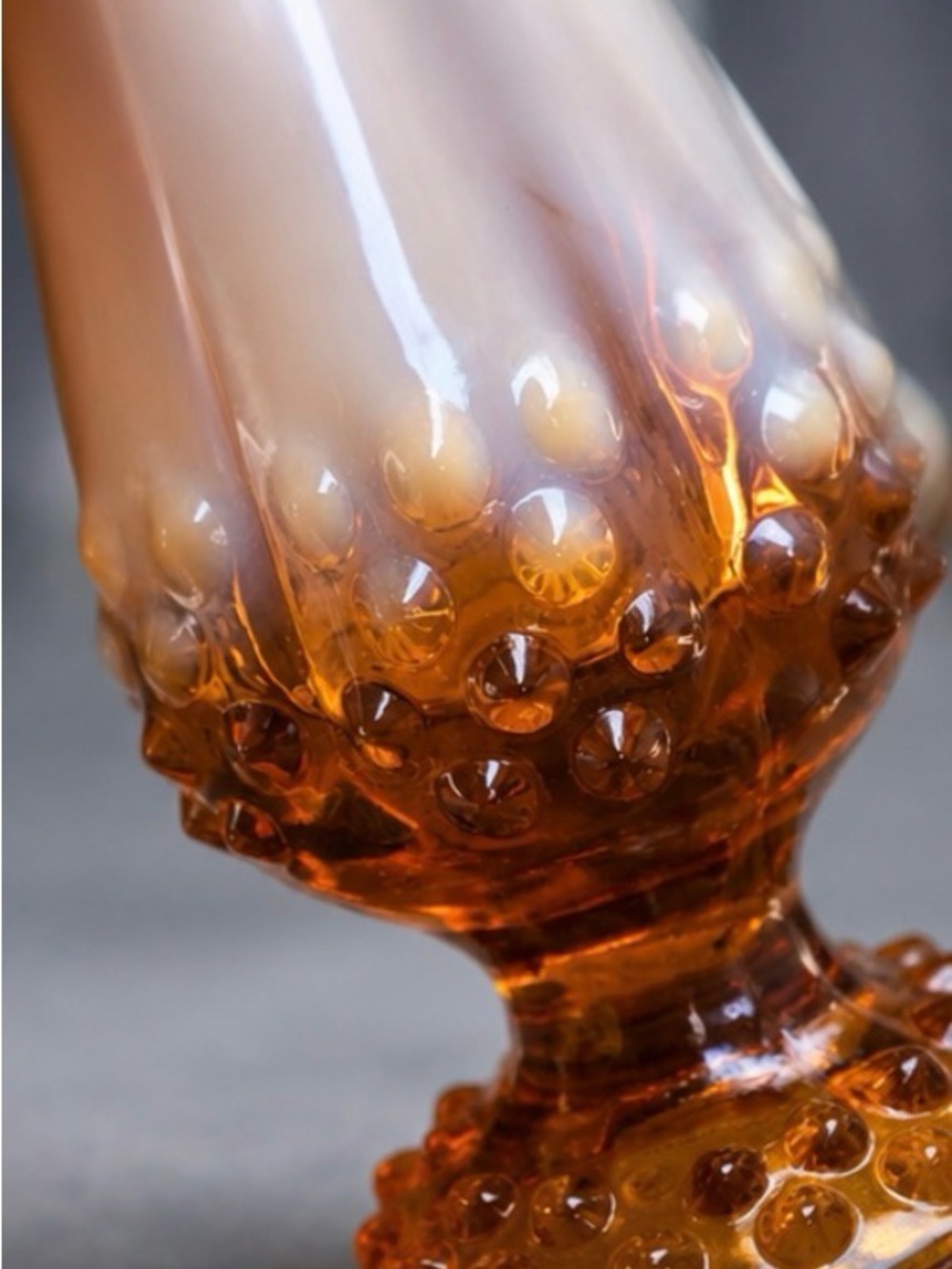 Vintage Fenton Opalescent Hobnail Bud Vase Amber Glass 11’ USA - Picture 2 of 2